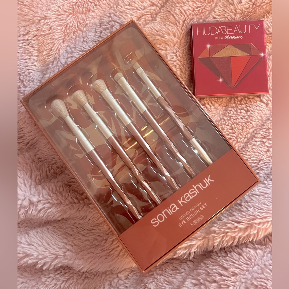 🌸 3/25$ Sonia Kashuk 5pc Eye Brush Set + Huda Beauty Ruby Obsessions Palette
